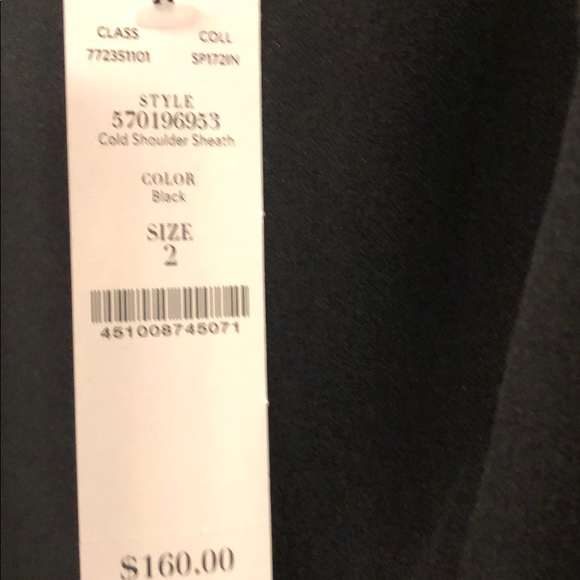 Dress does not fit right. Too long - Picture 2 of 6